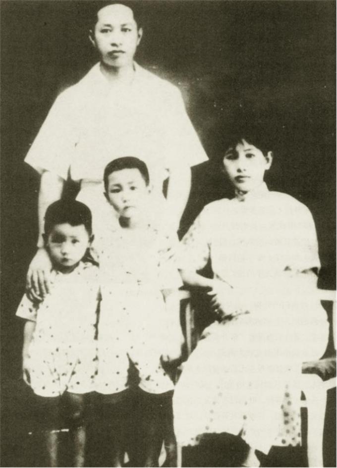 叶挺给童养媳300大洋,要求解除婚约,她却拿钱买下一间庵堂