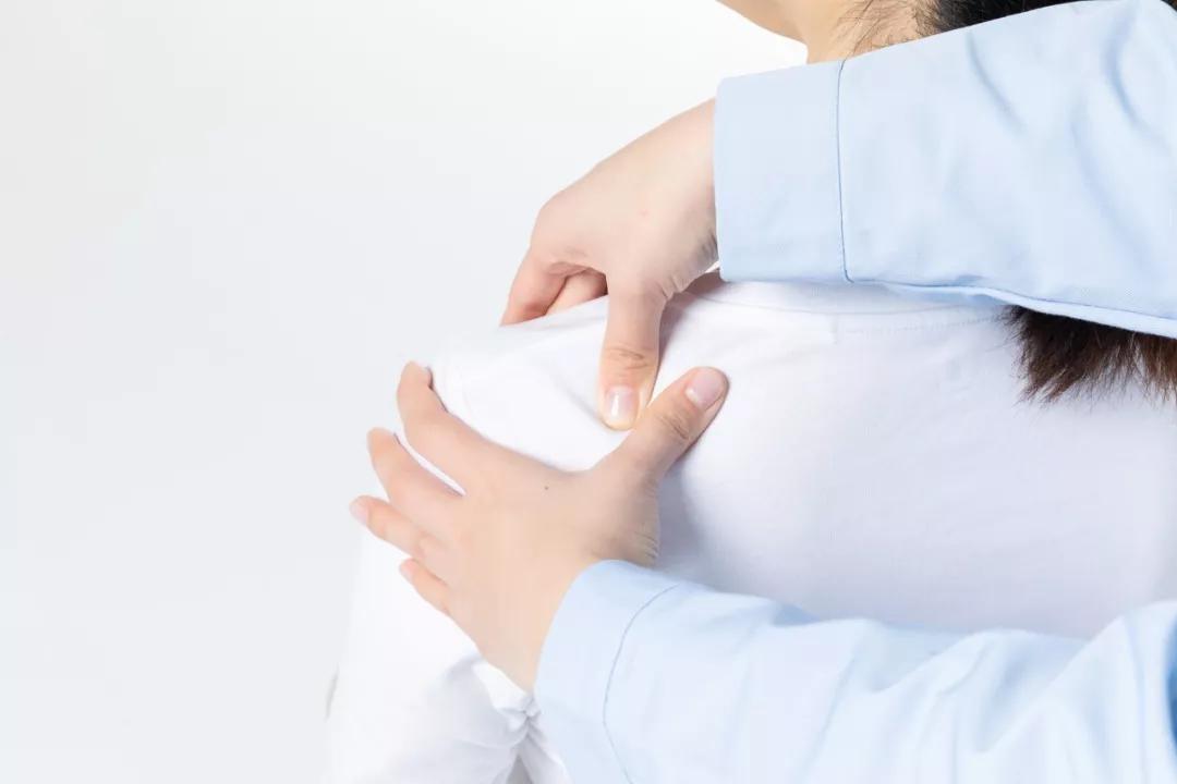 腮边长痘淋巴排毒吃什么中药,淋巴排毒不好腮边长痘痘怎么调理