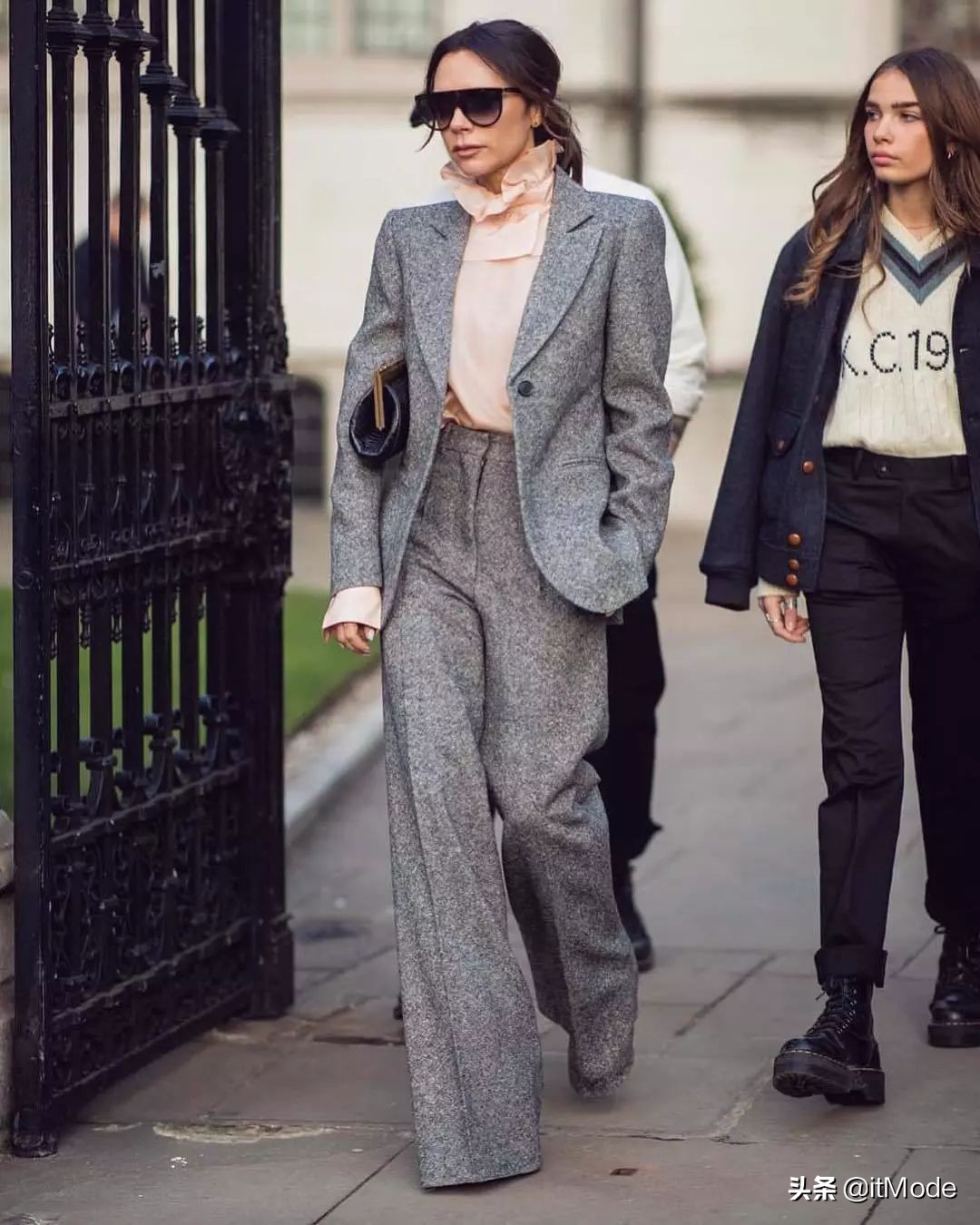 2024春夏五大流行趋势早穿早时髦,2019春夏4大流行趋势照着穿美到哭