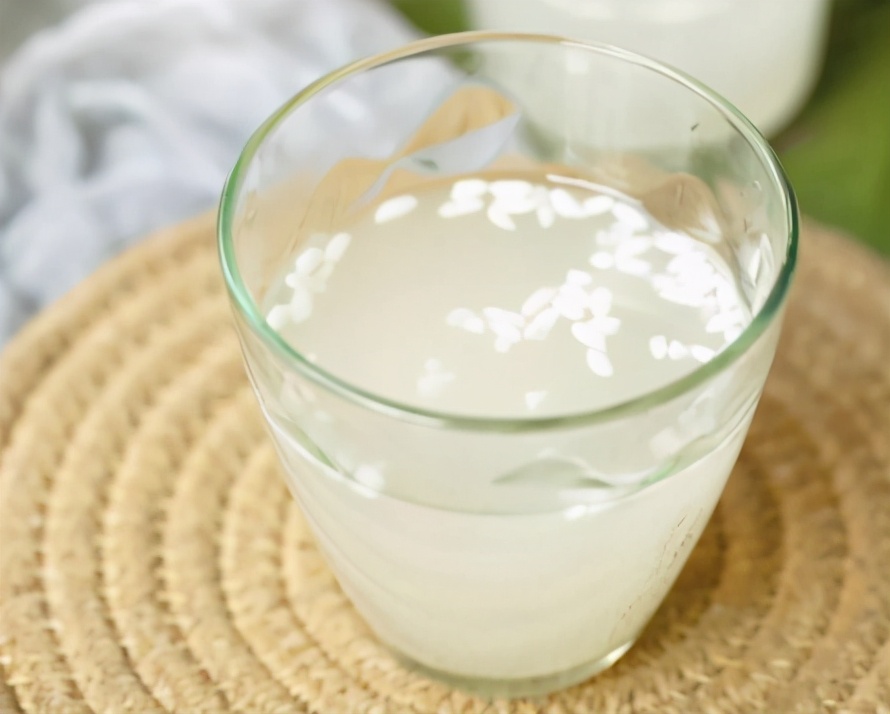 米酒和醪糟有什么区别,米酒与醪糟的区别在哪里