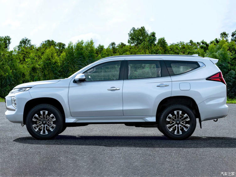 三菱帕杰罗劲畅对比丰田霸道,帕杰罗劲畅和普拉多2700哪个好