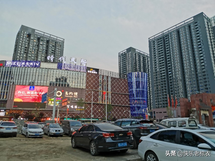 从大连走来，一所古老而年轻的医大在这里崛起