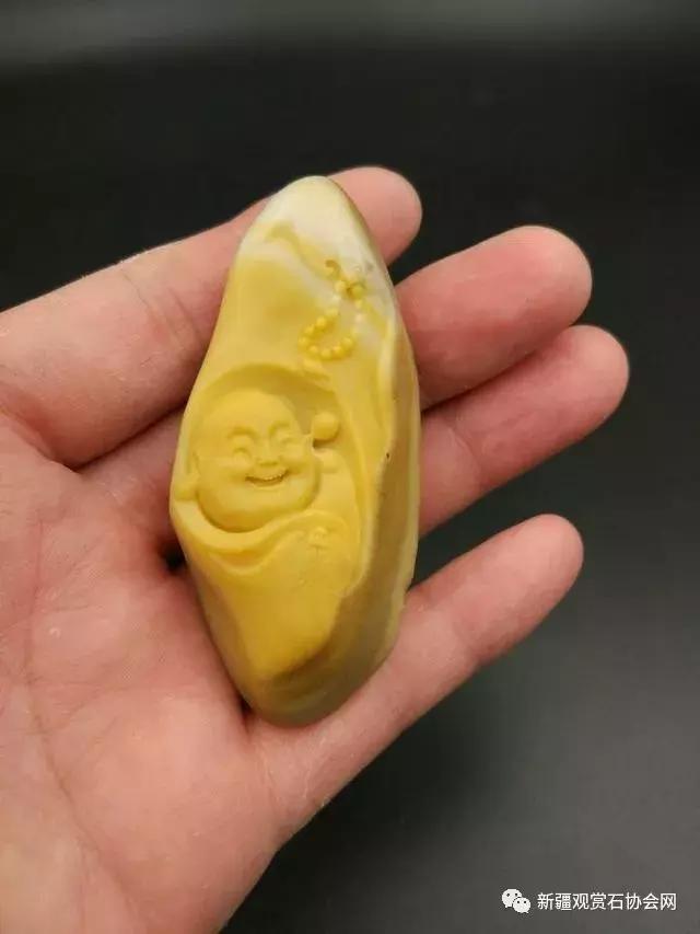 戈壁滩捡玉怎么分辨玉和石头,金丝玉三剑客戈壁滩捡金丝玉
