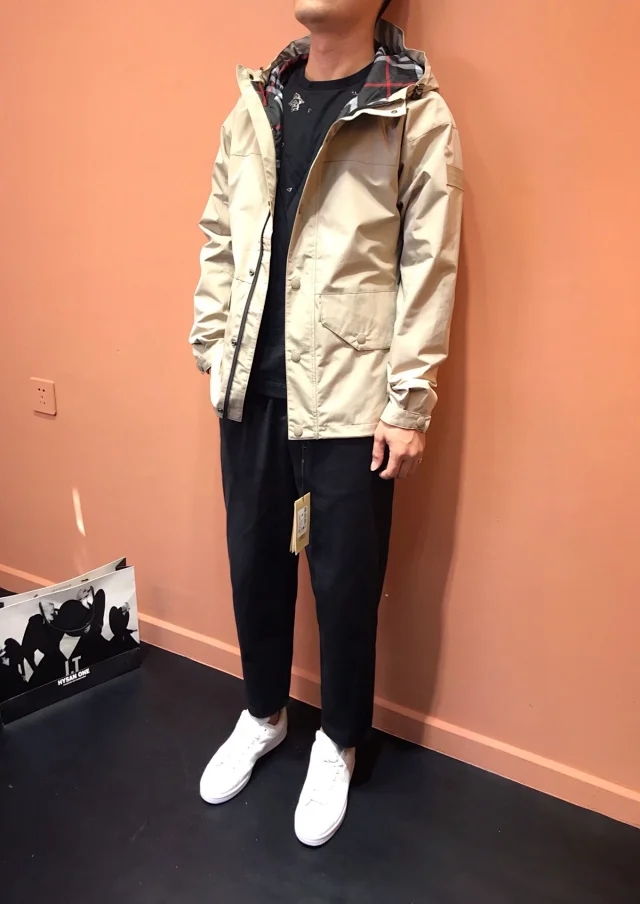 中国人穿巴宝莉风衣,澳门巴宝莉风衣