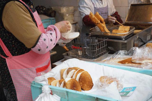 一天只卖4小时的米饭饼,去晚了可真吃不到!