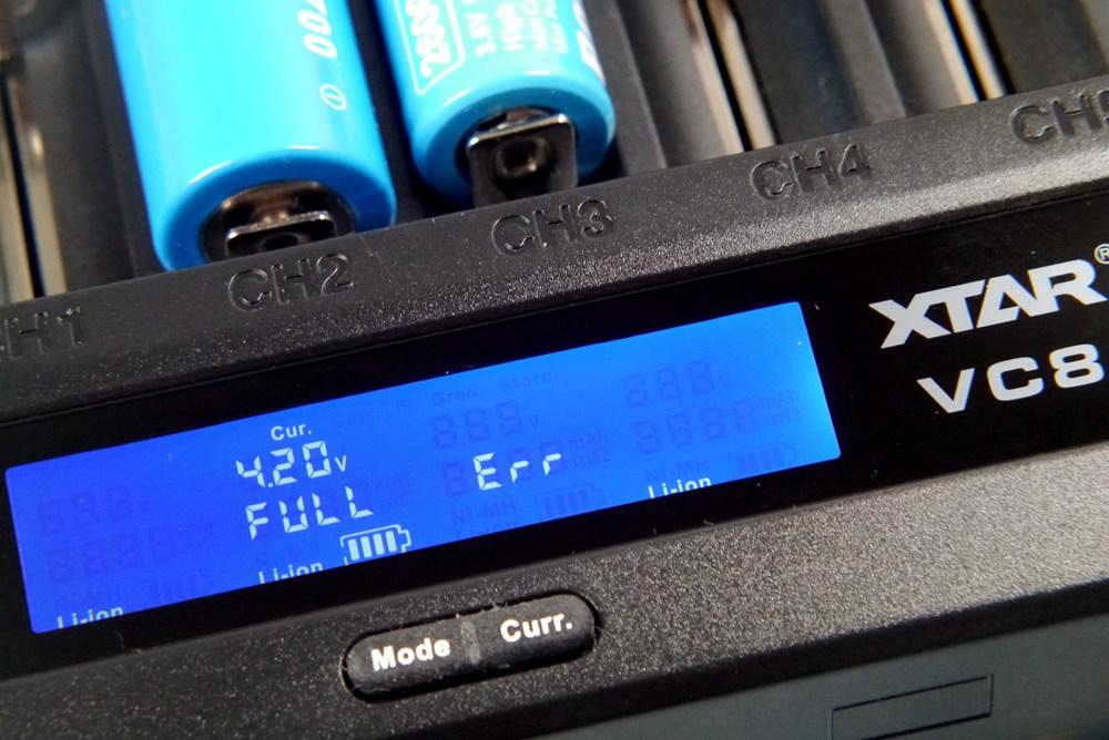 要痛痛快快地玩，就得配上这个8槽充电器才行