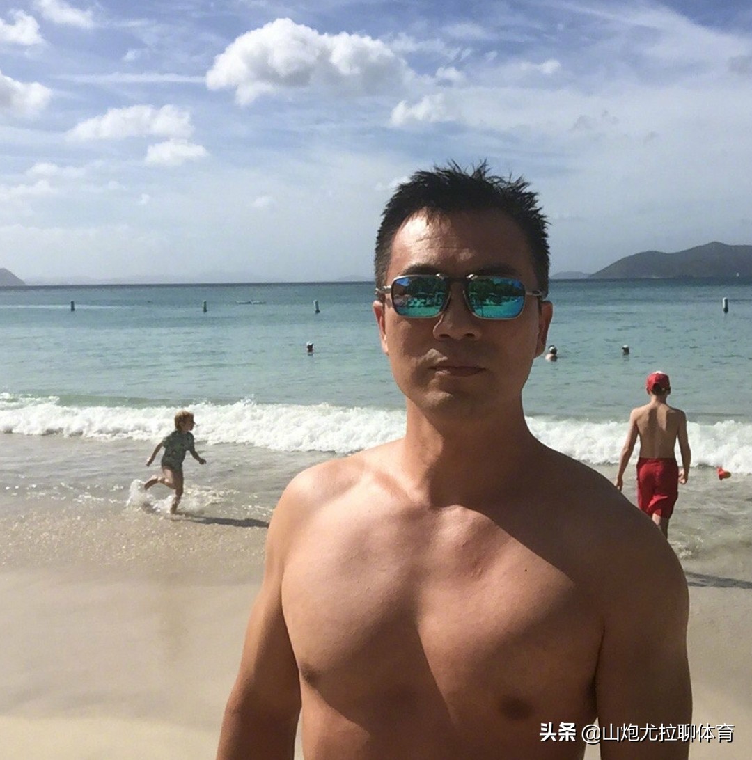 黄健翔最后一次射球,黄健翔英格兰90分钟结束战斗