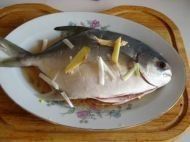 清蒸鲳鱼详细做法,清蒸鲳鱼如何制作