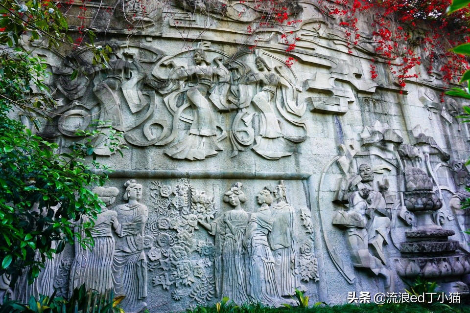 成都最大的欢乐谷,成都欢乐谷晚上门票多少钱