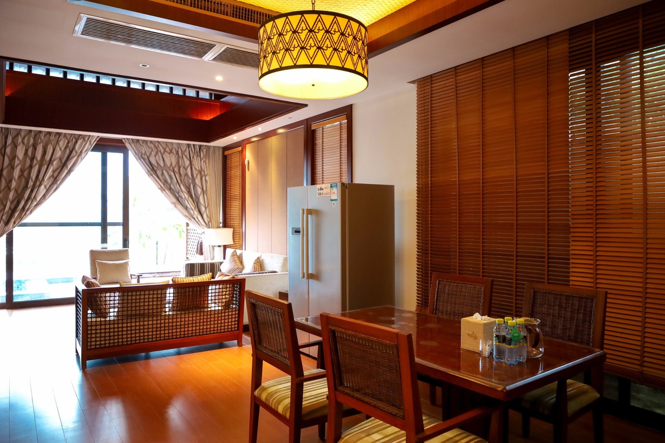 呀诺达雨林探险是什么,三亚呀诺达雨林正规吗