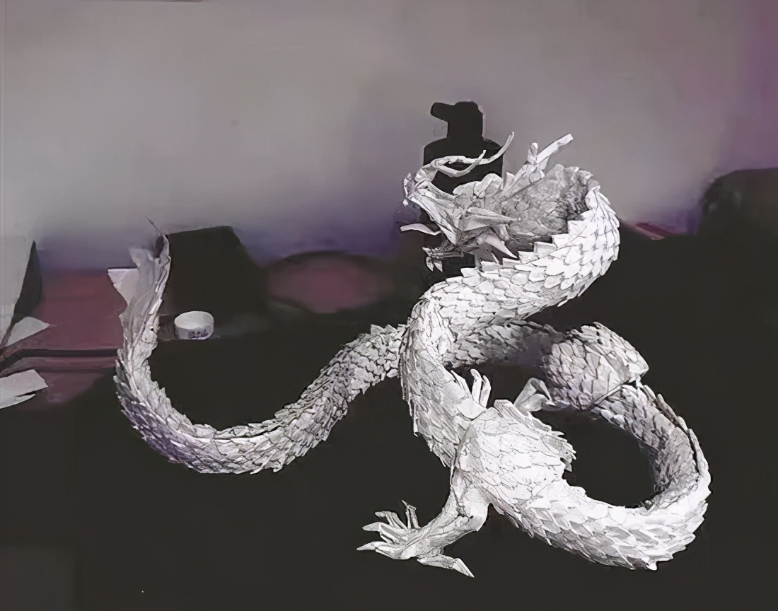 刮腻子走红网络的女孩,95后刮腻子女孩账号