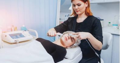 “化妆品因子”——女性一生会在化妆品上花掉几套房？