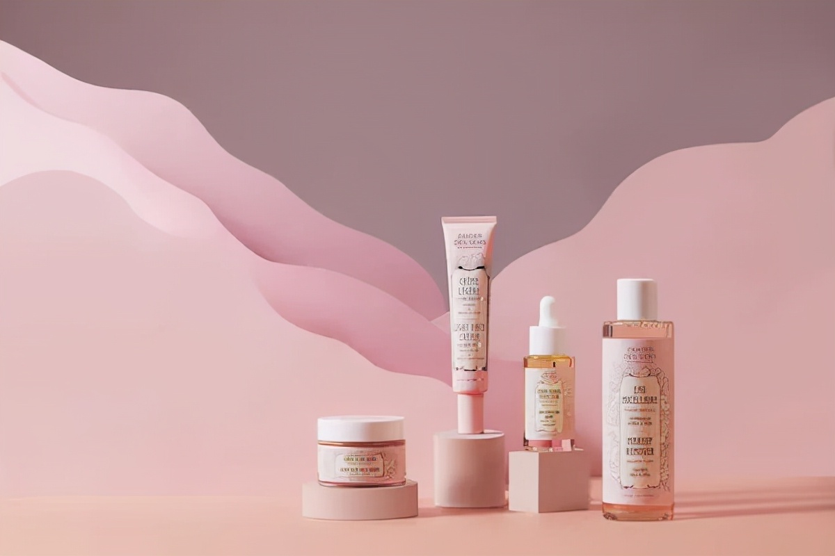 宠爱之名白无瑕美白精华,欧莱雅金致臻颜小金牌粉底液测评