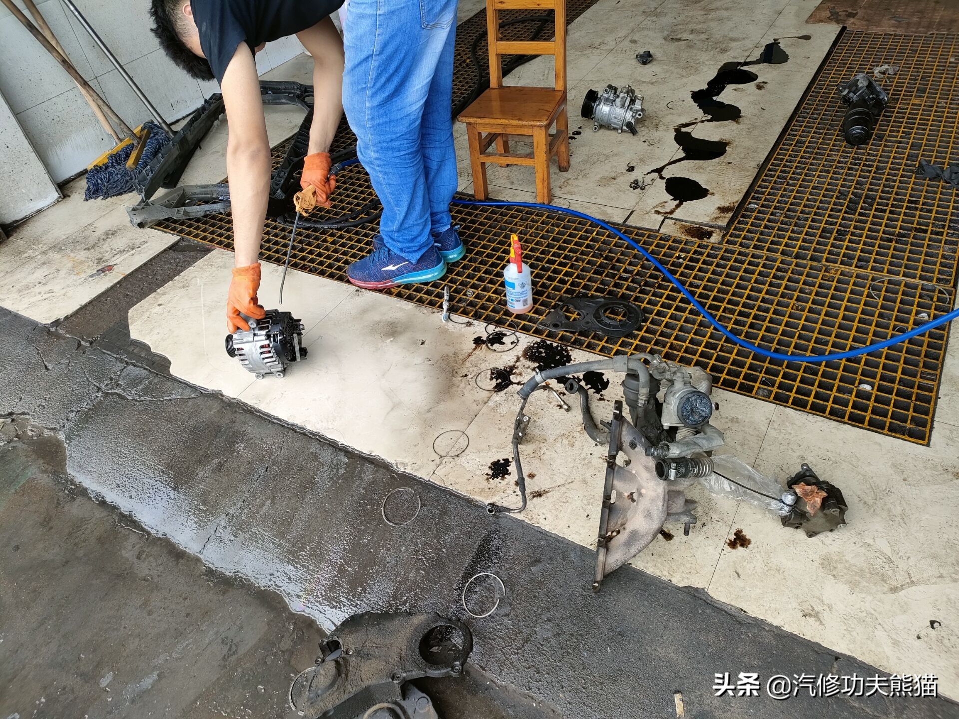 10年奥迪a6l2.0t烧机油维修,奥迪a6l2.0t烧机油吗