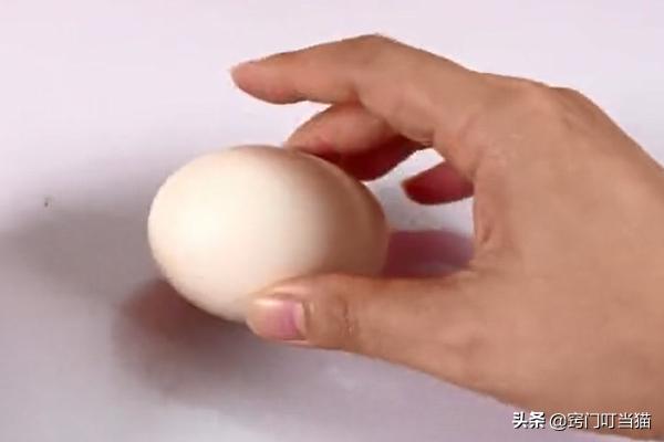 如何快速剥出一个完整的鸡蛋,这才是我见过最快剥柚子的方法