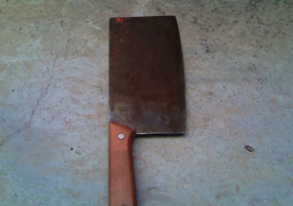 菜刀生锈了怎么把菜刀洗干净,菜刀生锈了能用白醋泡除锈吗