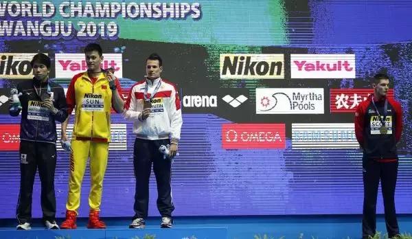 孙杨霸气回应霍顿拒绝登领奖台,孙杨回应遭禁赛8年霍顿