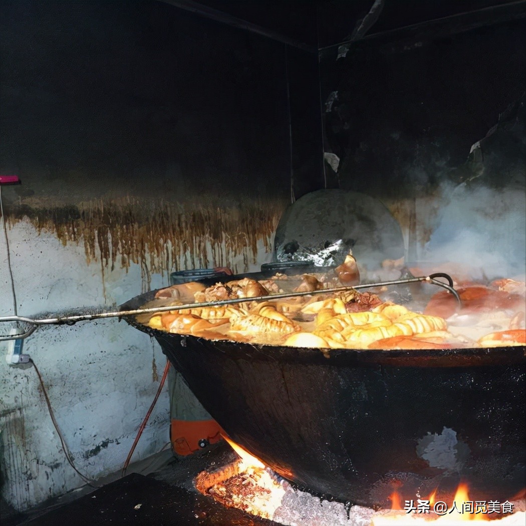 河南乡镇上火了37年的肉,每天卖出1000多斤,配火烧和浆面条绝了