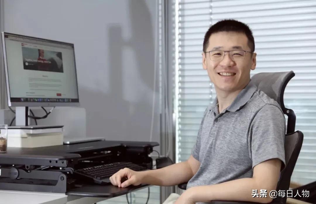 黄峥个人资产多少亿干什么的,黄峥是浙江人怎么成上海首富了