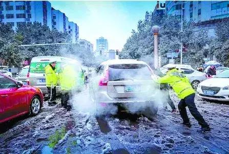 “我们多一分付出，群众就多一分平安”