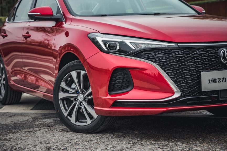 宝马f20评价,逸动plus高速稳定性怎么样