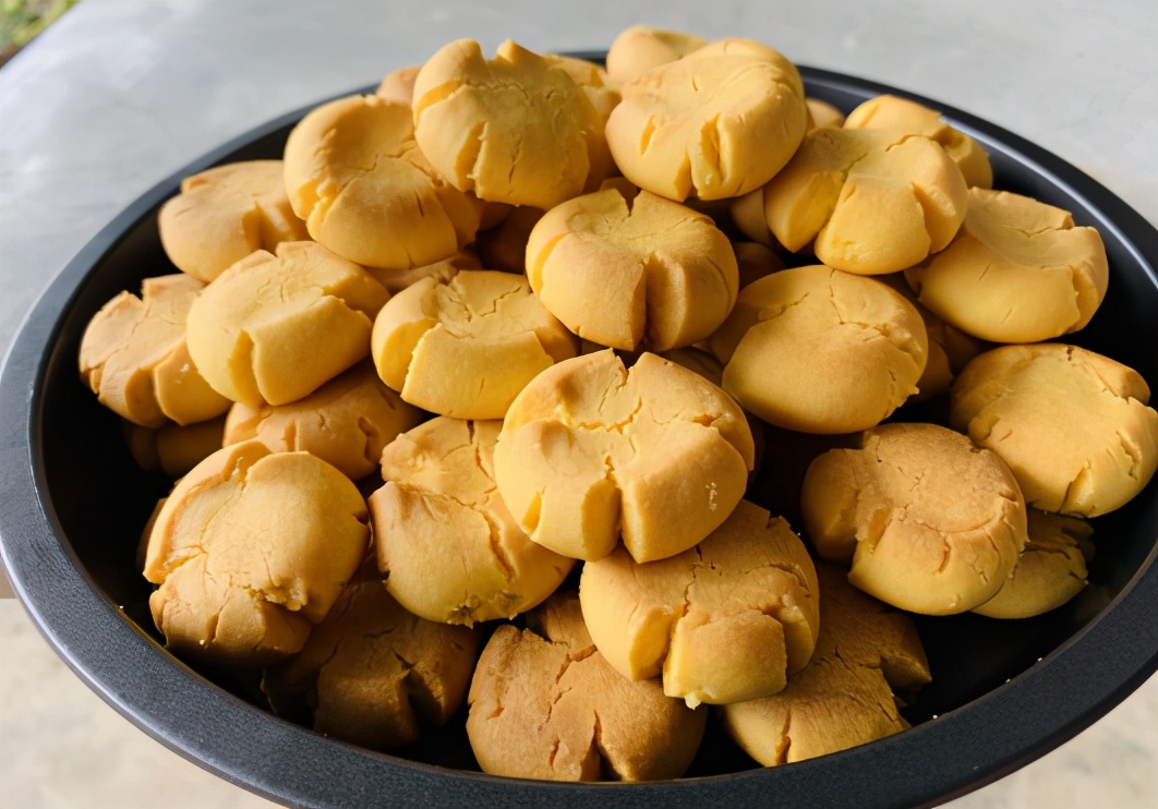 咸蛋黄处理月饼,咸蛋黄做月饼前要怎么处理