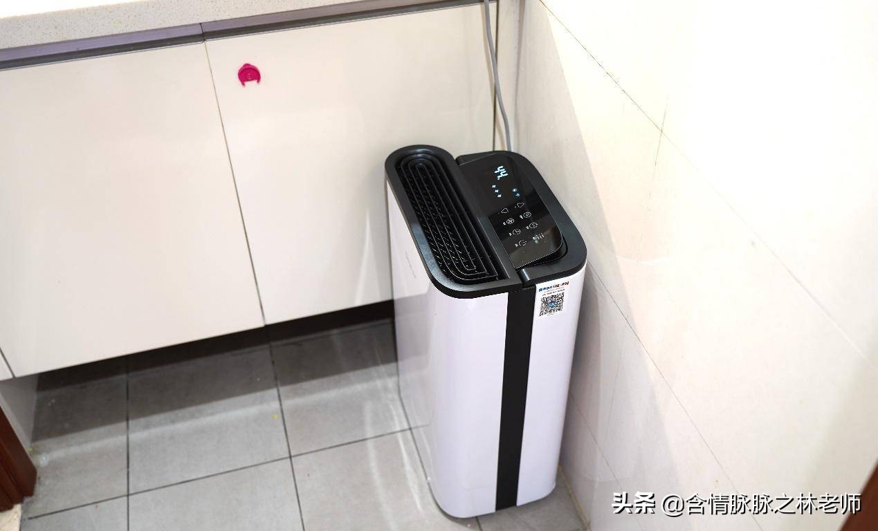 下雨天衣服干燥用除湿机,下雨天衣服湿了该怎样快速吹干