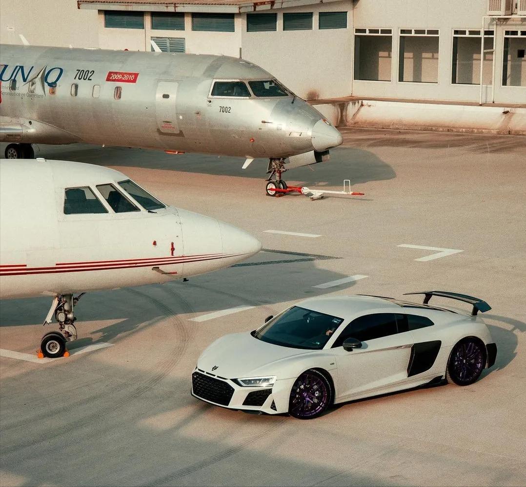 奥迪r8碳纤维车体,碳纤维奥迪r8