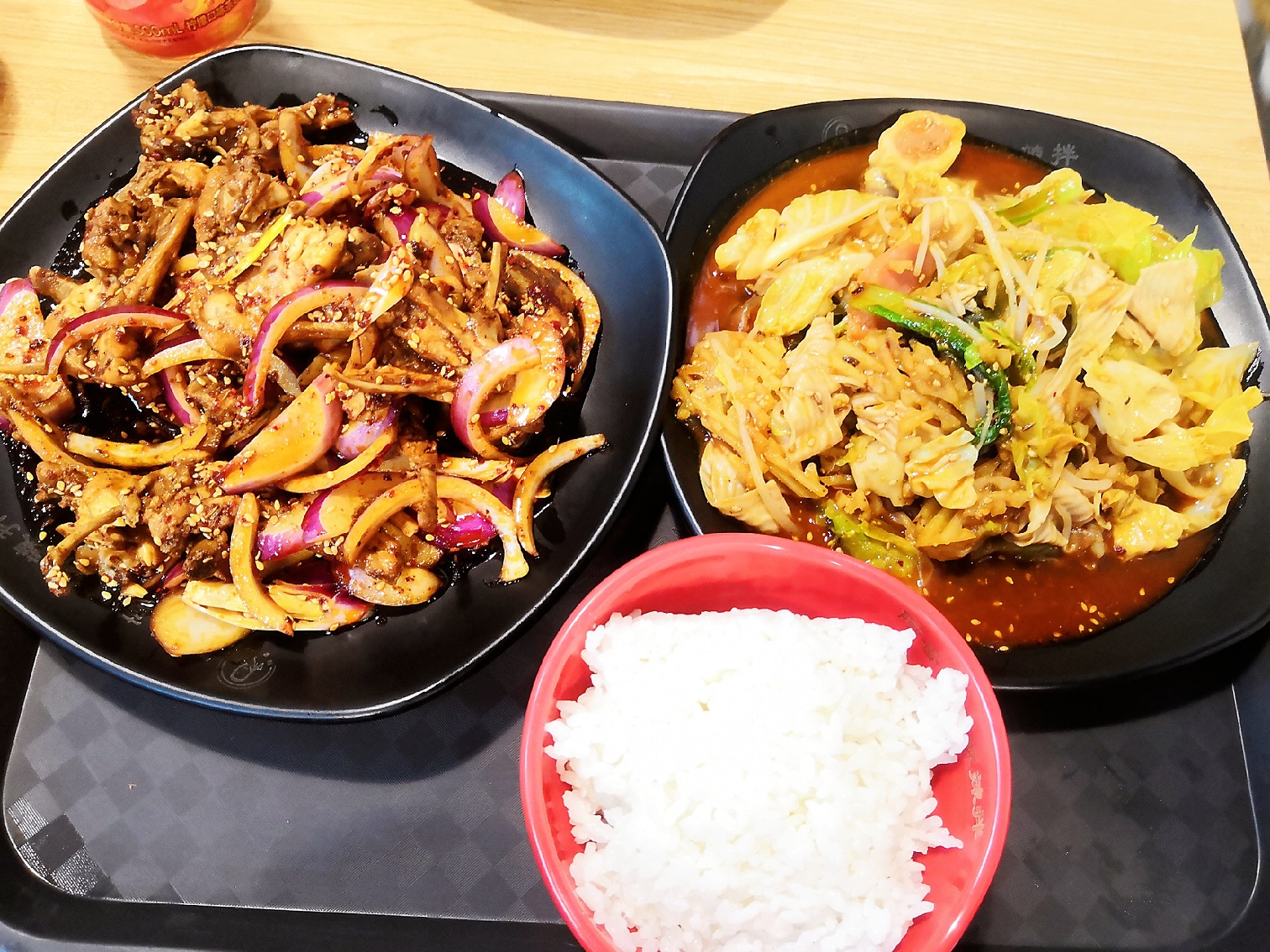 没有什么是一顿小吃解决不了的,没有什么是一顿家乡美食解决不了