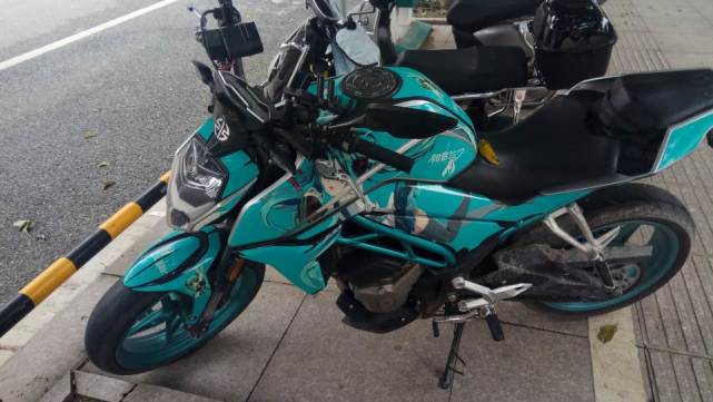 为什么初音未来不算二次元,初音未来为什么不出歌