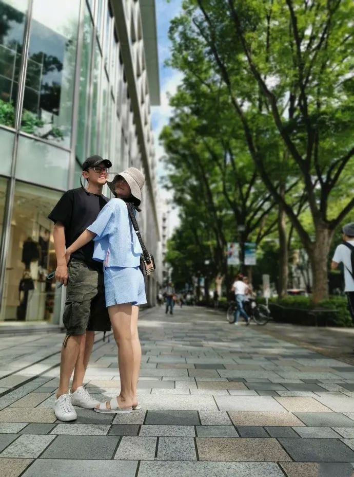 张杰谢娜结婚后刘烨去过快本吗,谢娜和张杰结婚刘烨送祝福的视频