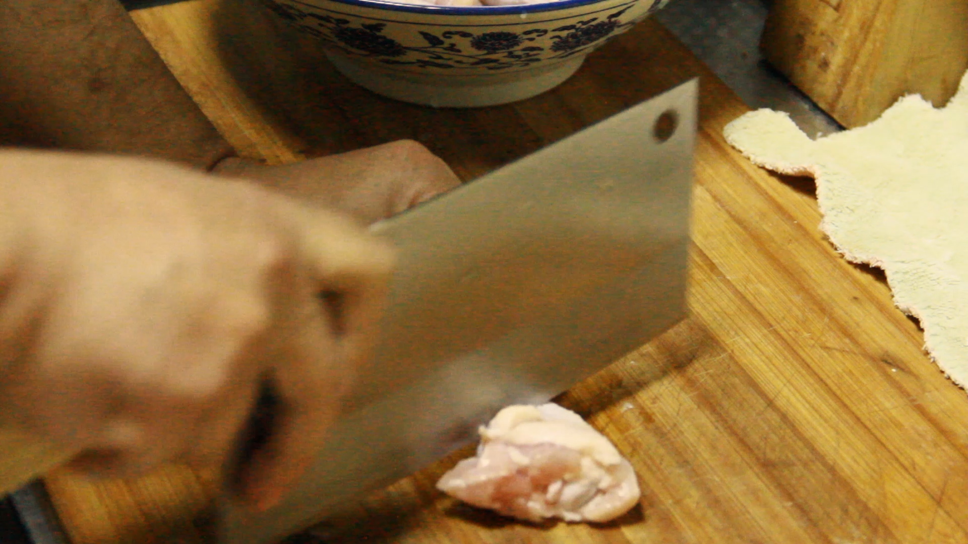 鸡翅根为什么做出来很腥,红烧鸡翅根做法味道超棒一看就会