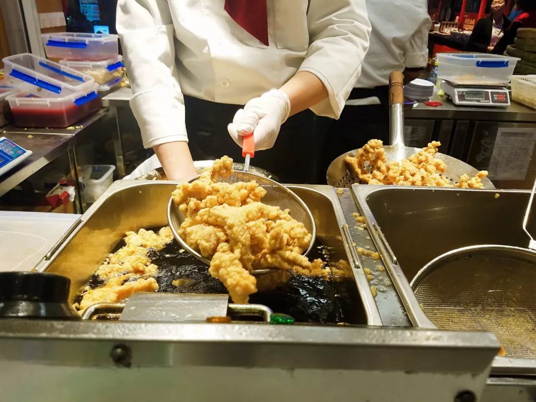 从白天排队到天黑,重庆地瓜老火锅探店