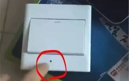 酒店民宿里的*孔摄针机像**,正在直播你的爱情动作片,怎么办?