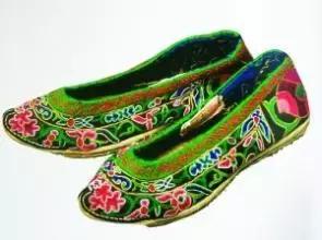 最好看的手工绣花鞋,老一辈手工艺术绣花鞋