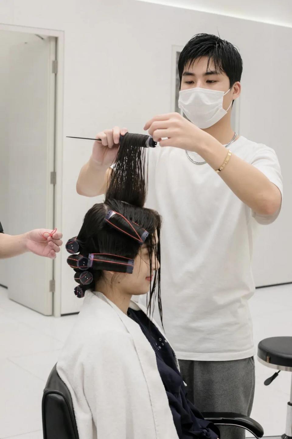 lisa同款发色演唱会,lisa同款发色妆容