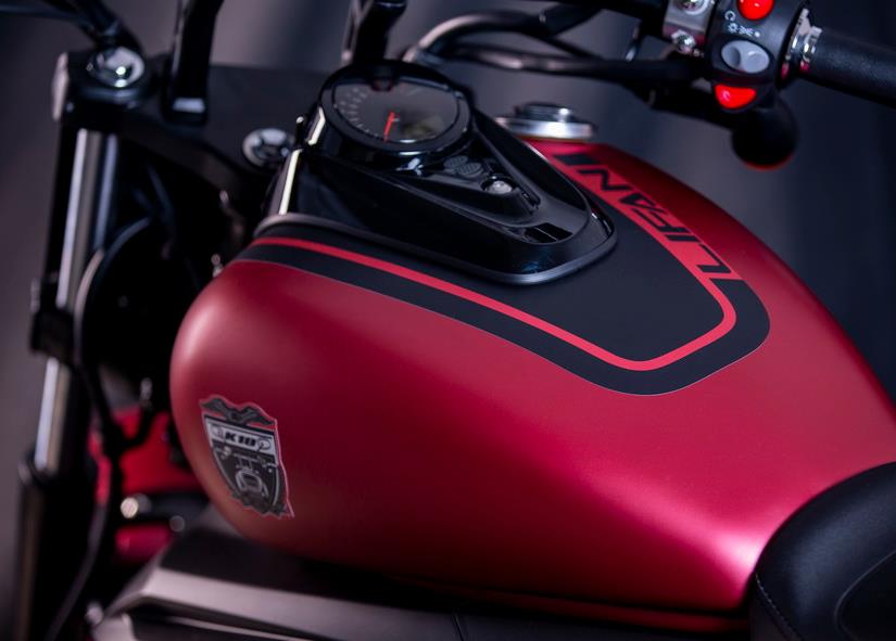 力帆150太子车,水冷引擎油耗2.3L,售1万多,还免购置税