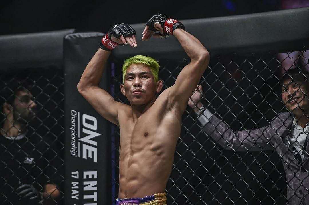 将杀马特带上国际擂台，如今他又要挑战下一任播求