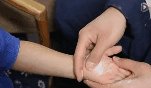 小儿推拿21种手法,轻松搞定几种常见病,动图来了,收藏好了