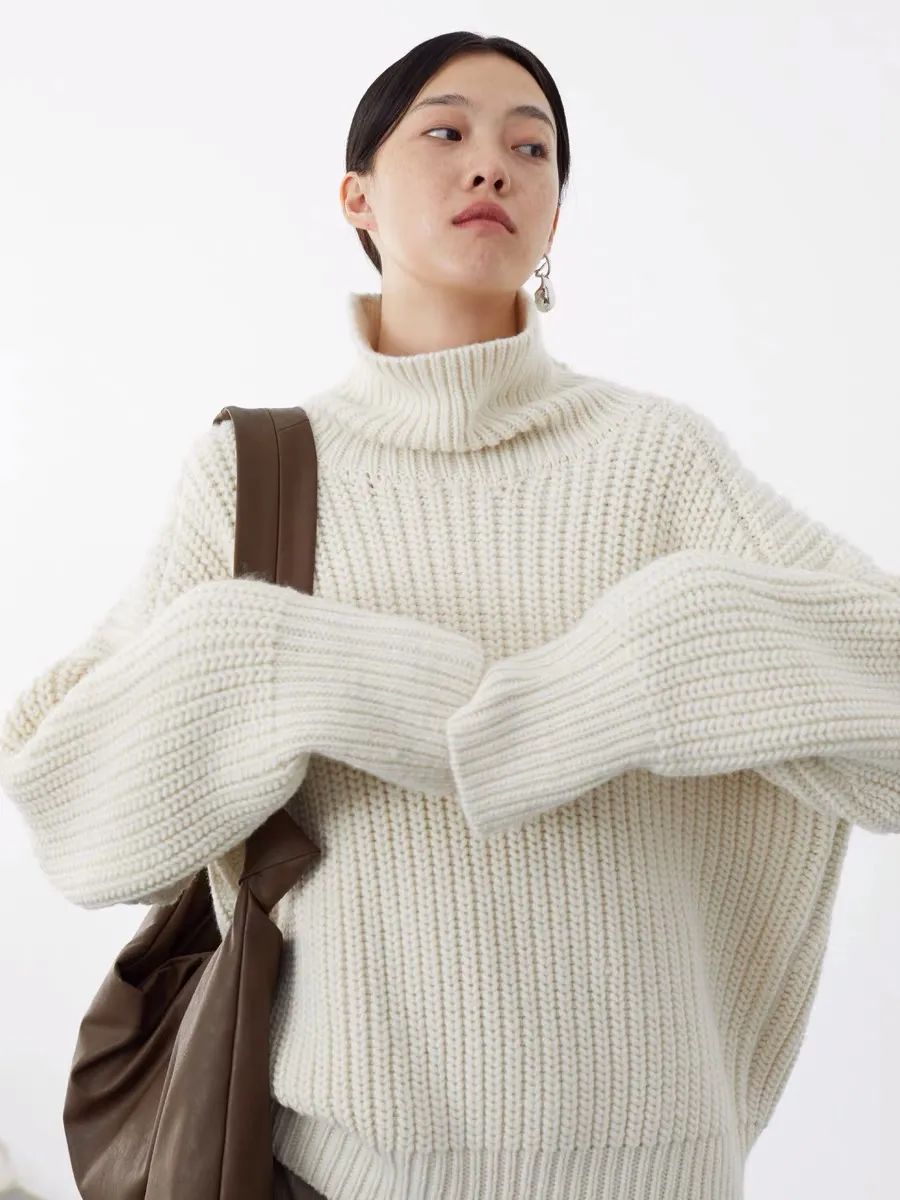 没有什么比羽绒更温暖,同样是温暖感十足的毛衣