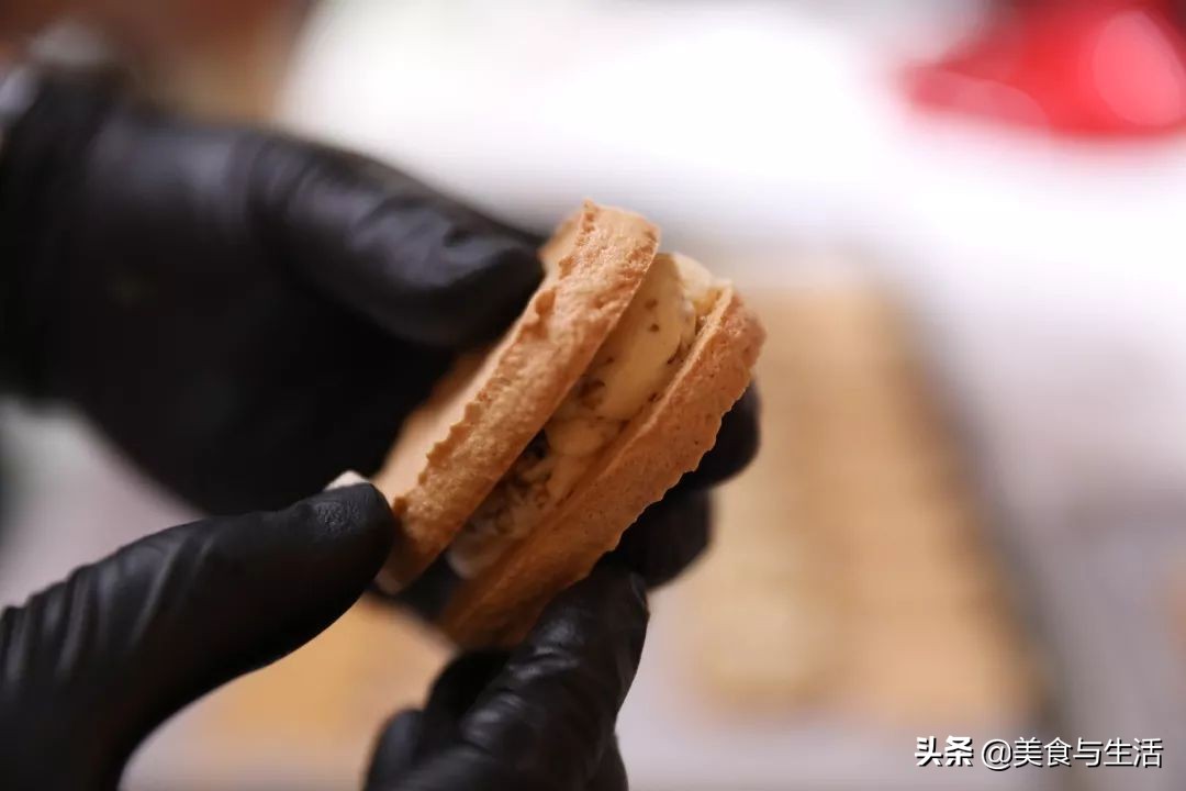 竟然比马卡龙还好吃？日本爆款小点心朗姆葡萄夹心饼干，超全配方