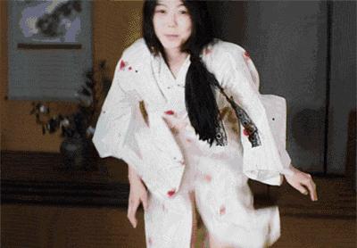 她是韩国最强小三，和大22岁的导演婚外恋，被公认为男神收割机