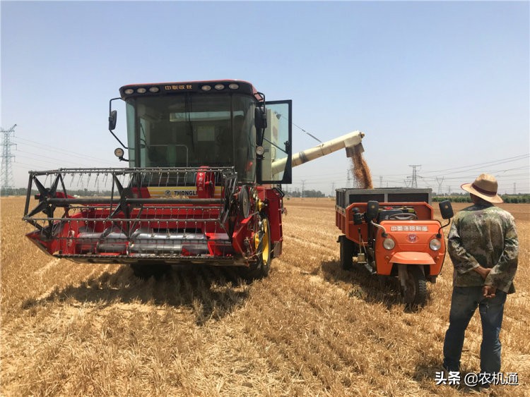 收小麦的收割机最新款,收小麦先进机械