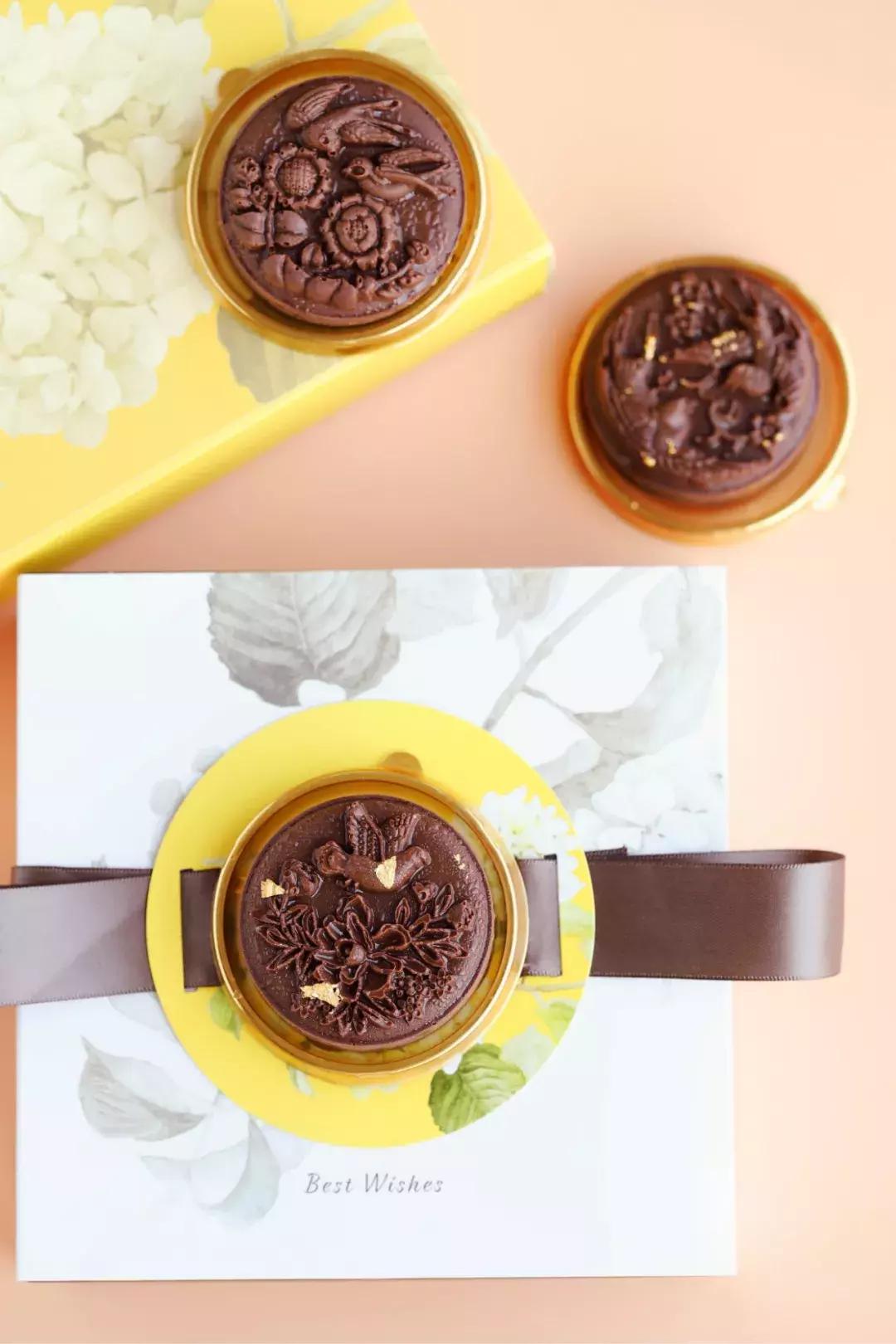 敖丙？奥饼？其实是奥利奥黑巧冰淇淋月饼