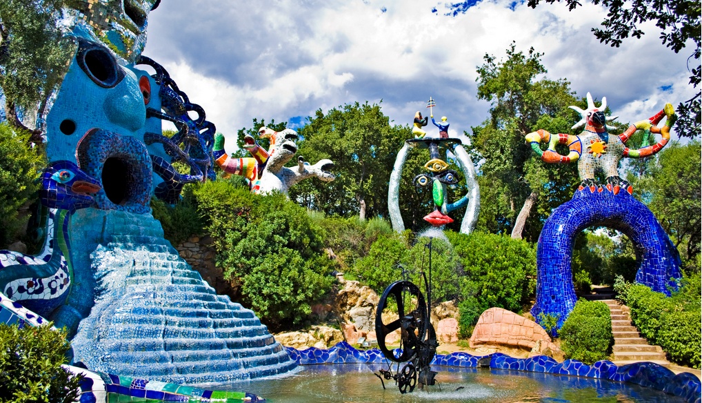 20世纪最受欢迎的女艺术家，她童年不幸，家人抑郁，终成传奇一生