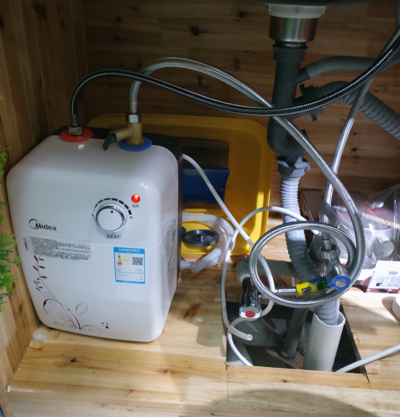 家里即热热水器不出热水,热水器怎么做到即开即热