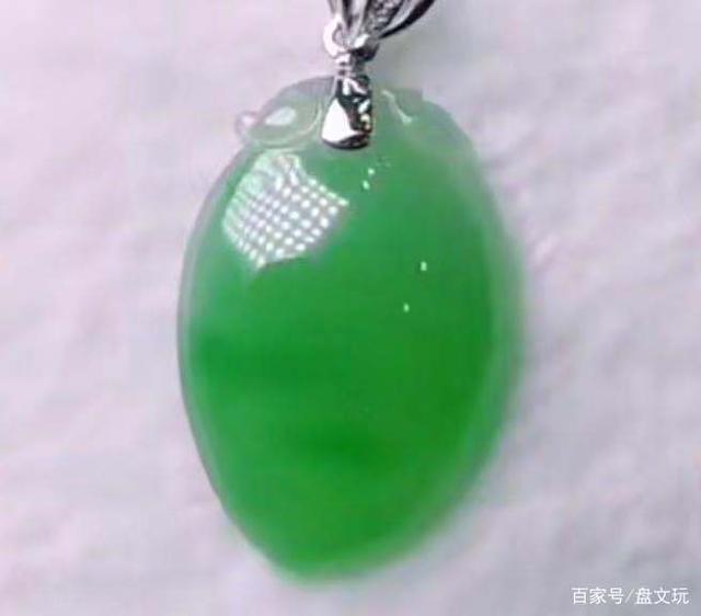 翡翠海蓝之谜是什么颜色,乌鸡翡翠什么颜色价值高