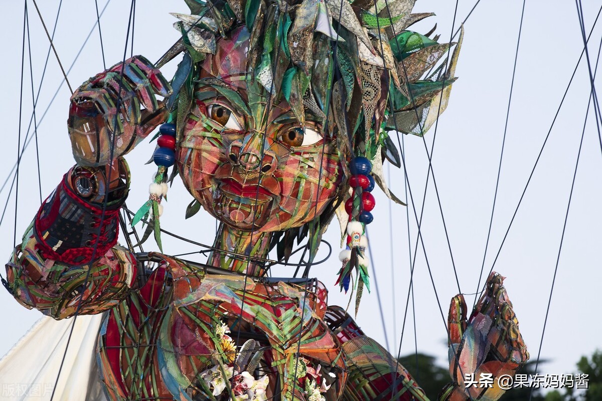 被人偶娃娃吓到,东京奥运会巨型人偶原型