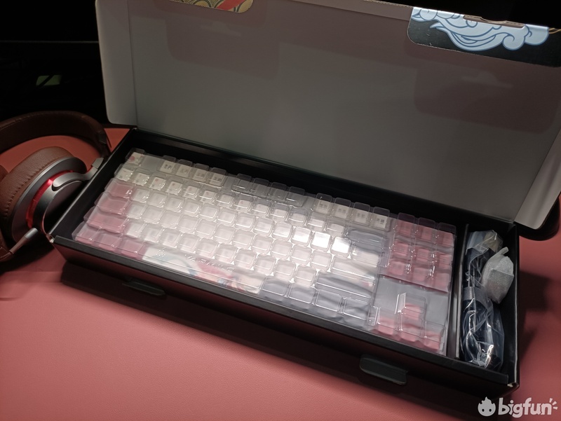 阿米洛静电容鸳鸯键盘评测,阿米洛静电容v2键盘测评