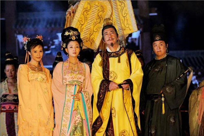 这个人说自己是杨贵妃后代，还信誓旦旦的展示了一本家谱